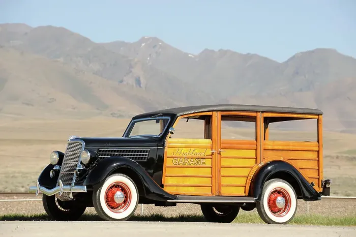 Framed Print : Ford woodie deluxe station wagon 1935. Artist: Simon Clay Framed Print : Ford woodie deluxe station wagon 1935. Artist: Simon Clay