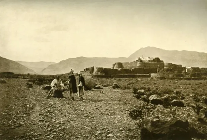 Framed Print : Fort Jamrud, Peshawur, 1901. Creator: Bourne & Shepherd Framed Print : Fort Jamrud, Peshawur, 1901. Creator: Bourne & Shepherd