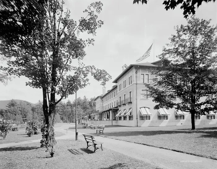 Framed Print : Fort William Henry Hotel, Lake George, N.Y. c.between 1910 and 1920. Creator: Unknown Framed Print : Fort William Henry Hotel, Lake George, N.Y. c.between 1910 and 1920. Creator: Unknown