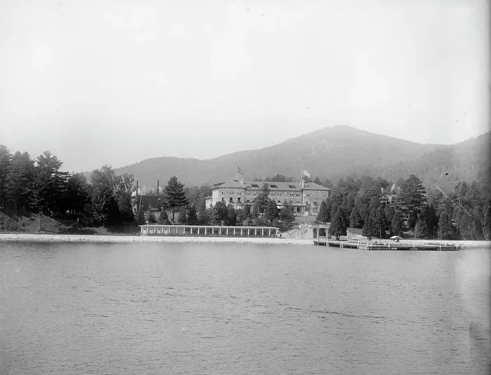 Framed Print : Fort William Henry Hotel, Lake George, N.Y. between 1900 and 1910. Creator: Unknown Framed Print : Fort William Henry Hotel, Lake George, N.Y. between 1900 and 1910. Creator: Unknown