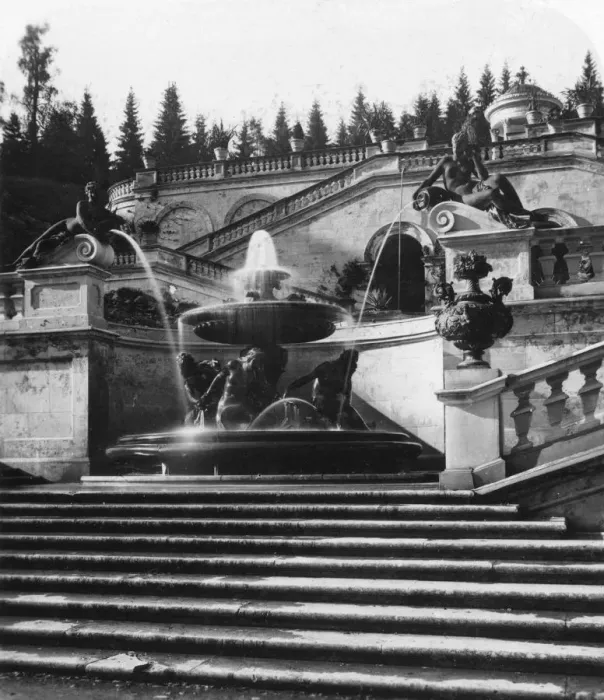 Framed Print : The fountain at Linderhof Palace, Bavaria, Germany, c1900s. Artist: Wurthle & Sons Framed Print : The fountain at Linderhof Palace, Bavaria, Germany, c1900s. Artist: Wurthle & Sons