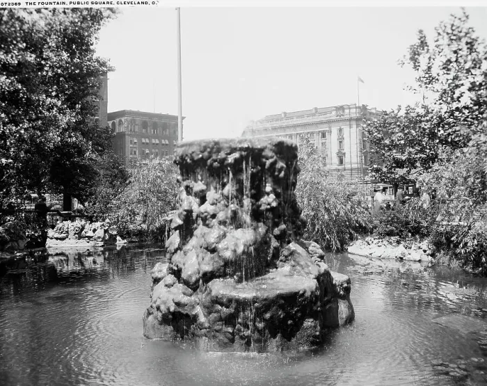 Framed Print : Fountain, Public Square, Cleveland, O[hio], The, between 1900 and 1920. Creator: Unknown