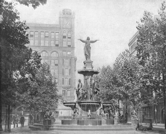 Framed Print : Fountain Square, Cincinnati, Ohio, USA, c1900. Creator: Unknown Framed Print : Fountain Square, Cincinnati, Ohio, USA, c1900. Creator: Unknown