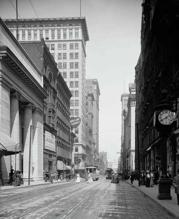 Framed Print : Fourth St. [Street], Cincinnati, Ohio, between 1900 and 1910. Creator: Unknown