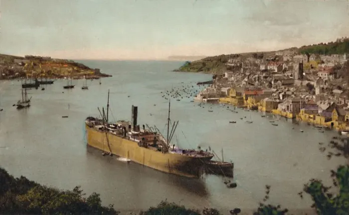 Framed Print : Fowey from Hall Walk, c1930 Framed Print : Fowey from Hall Walk, c1930