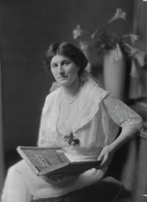 Framed Print : Fox, M.J. Mrs. portrait photograph, 1914 May 1. Creator: Arnold Genthe Framed Print : Fox, M.J. Mrs. portrait photograph, 1914 May 1. Creator: Arnold Genthe