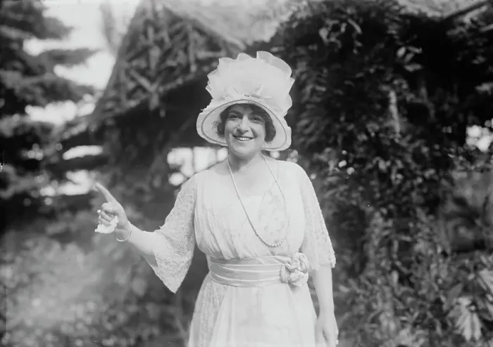 Framed Print : Frances Alda, 1918. Creator: Bain News Service Framed Print : Frances Alda, 1918. Creator: Bain News Service