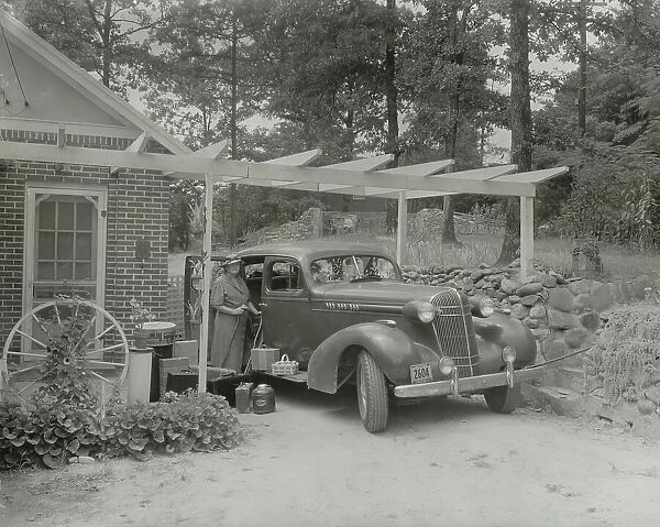 Frances B. Johnston at the Wheel Inn, Morganton, N.C. 1938. Creator: Frances Benjamin Johnston
