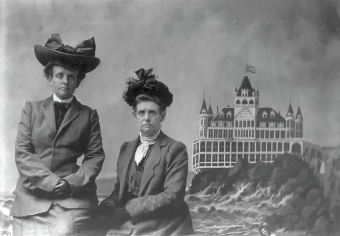 Framed Print : Frances Benjamin Johnston, with Maddie (her mother), 1903. Creator: Unknown Framed Print : Frances Benjamin Johnston, with Maddie (her mother), 1903. Creator: Unknown