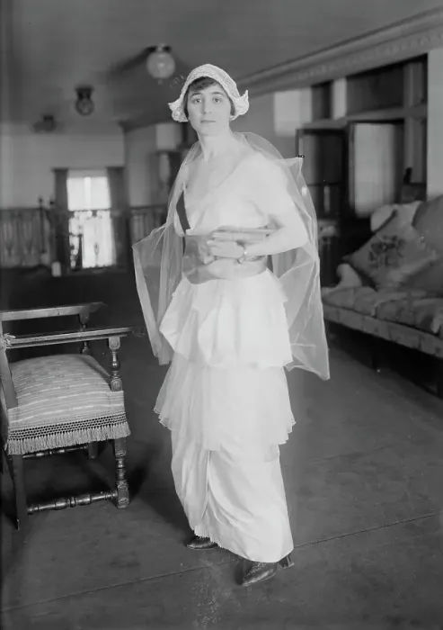 Framed Print : Frances G. Vaughan, between c1910 and c1915. Creator: Bain News Service Framed Print : Frances G. Vaughan, between c1910 and c1915. Creator: Bain News Service