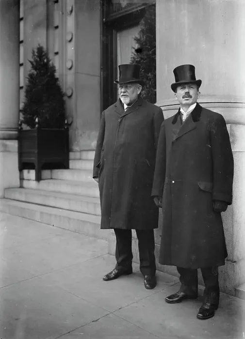 Framed Print : Francis E. McGovern, Governor of Wisconsin, Right, with Gov. Carey of Illinois, 1912. Creator: Harris & Ewing. Francis E. McGovern, Governor of Wisconsin, Right, with Gov. Carey of Illinois, 1912. Creator: Harris & Ewing Framed Print : Francis E. McGovern, Governor of Wisconsin, Right, with Gov. Carey of Illinois, 1912. Creator: Harris & Ewing. Francis E. McGovern, Governor of Wisconsin, Right, with Gov. Carey of Illinois, 1912. Creator: Harris & Ewing