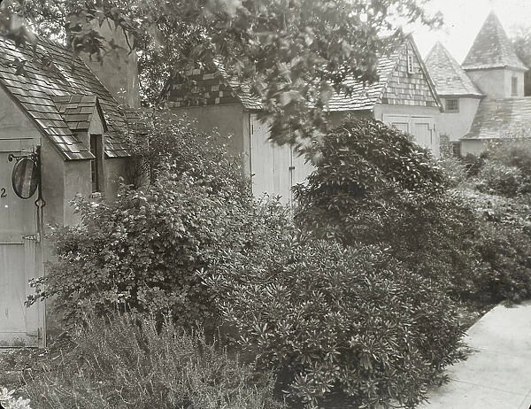 Frank Carson Anderson house, 1321 Spruce Street, Phildelphia, Pennsylvania, between c1917 and 1920. Creator: Frances Benjamin Johnston