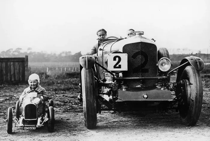 Framed Print : Frank Clement and Woolf Barnato in a Bentley Speed 6, Brooklands, Surrey, 1930 Framed Print : Frank Clement and Woolf Barnato in a Bentley Speed 6, Brooklands, Surrey, 1930