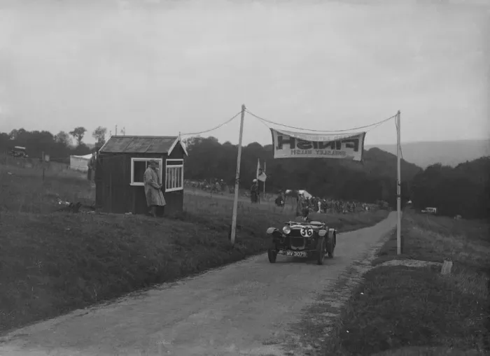 Framed Print : Frazer-Nash TT replica finishing the Shelsley Walsh Hillclimb, Worcestershire, 1935 Framed Print : Frazer-Nash TT replica finishing the Shelsley Walsh Hillclimb, Worcestershire, 1935