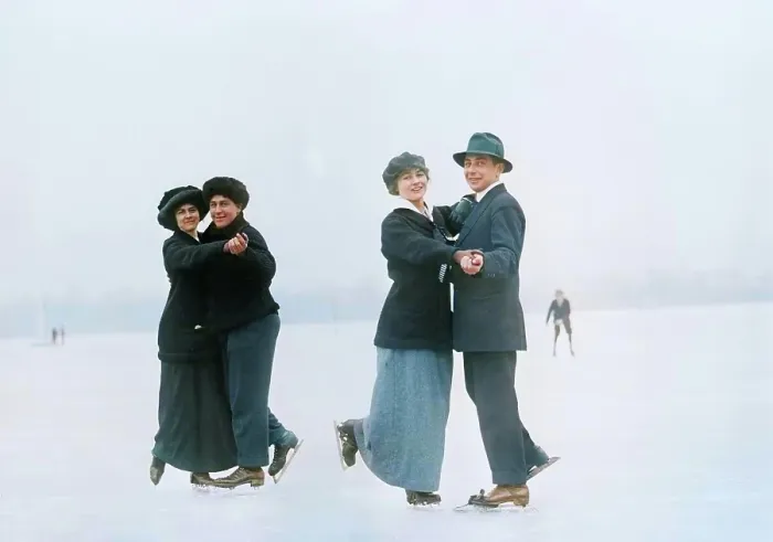 Framed Print : Fred Flake and Flo Coine; Frank Thompson and Mrs. Matheson -- ice skating, between c1910 and c1915. Creator: Bain News Service Framed Print : Fred Flake and Flo Coine; Frank Thompson and Mrs. Matheson -- ice skating, between c1910 and c1915. Creator: Bain News Service