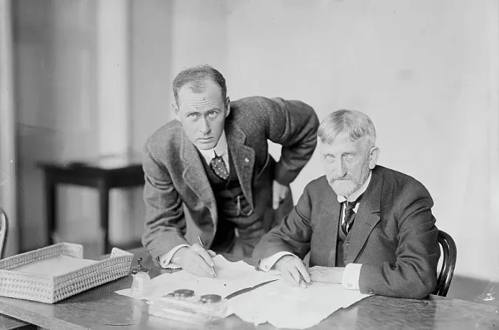 Framed Print : Frederick Mears, 1st Lt. Cav. U.S.A. left, with William C. Edes, 1914. Creator: Harris & Ewing. Frederick Mears, 1st Lt. Cav. U.S.A. left, with William C. Edes, 1914. Creator: Harris & Ewing Framed Print : Frederick Mears, 1st Lt. Cav. U.S.A. left, with William C. Edes, 1914. Creator: Harris & Ewing. Frederick Mears, 1st Lt. Cav. U.S.A. left, with William C. Edes, 1914. Creator: Harris & Ewing