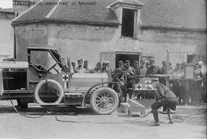 Framed Print : French Auto Laboratory of Radiology, 31 Oct 1914. Creator: Bain News Service Framed Print : French Auto Laboratory of Radiology, 31 Oct 1914. Creator: Bain News Service