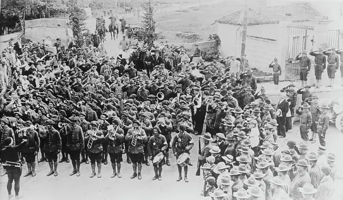 Framed Print : French band & U.S. troops, 1917 or 1918. Creator: Bain News Service. French band & U.S. troops, 1917 or 1918. Creator: Bain News Service Framed Print : French band & U.S. troops, 1917 or 1918. Creator: Bain News Service. French band & U.S. troops, 1917 or 1918. Creator: Bain News Service