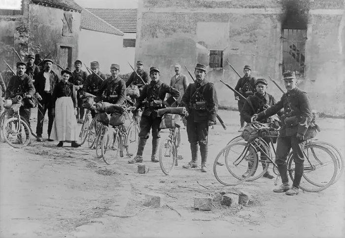 Framed Print : French Cyclists in Chanconin [i.e. Chauconin-Neufmontiers], 1914. Creator: Bain News Service