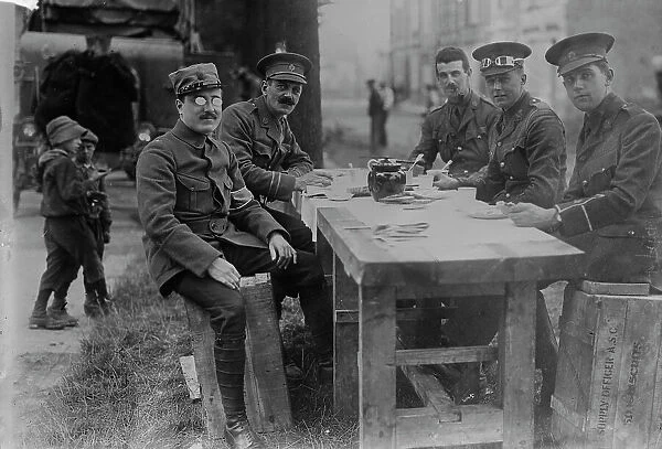 French Officer breakfasts with English, between 1914 and 1918. Creator: Bain News Service
