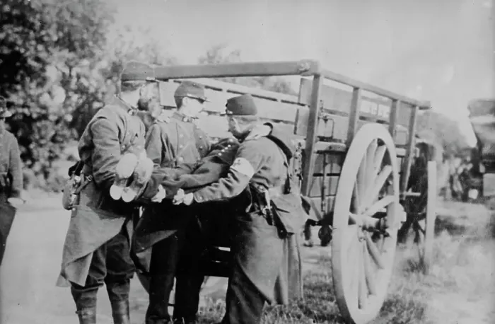 Framed Print : French pick up dead near Charleroi, 21 Oct 1914. Creator: Bain News Service