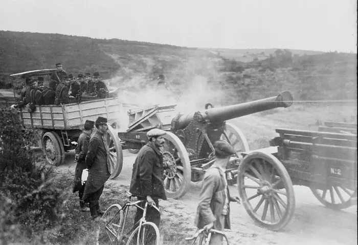 Framed Print : French Siege gun, between c1914 and c1915. Creator: Bain News Service Framed Print : French Siege gun, between c1914 and c1915. Creator: Bain News Service