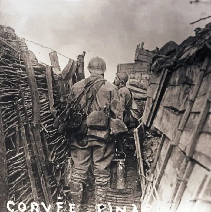 Framed Print : French soldiers on cooking duty in a trench, c1914-c1918 Framed Print : French soldiers on cooking duty in a trench, c1914-c1918
