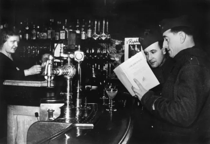 Framed Print : Two French soldiers on leave in a cafe, c1939-1940 Framed Print : Two French soldiers on leave in a cafe, c1939-1940