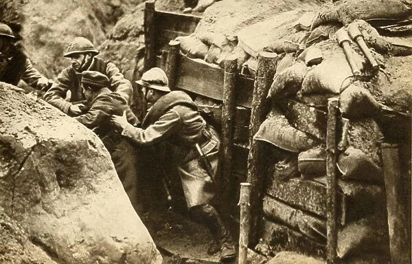 French soldiers raiding a German trench, First World War, 1914-1918, (1933). Creator: Unknown