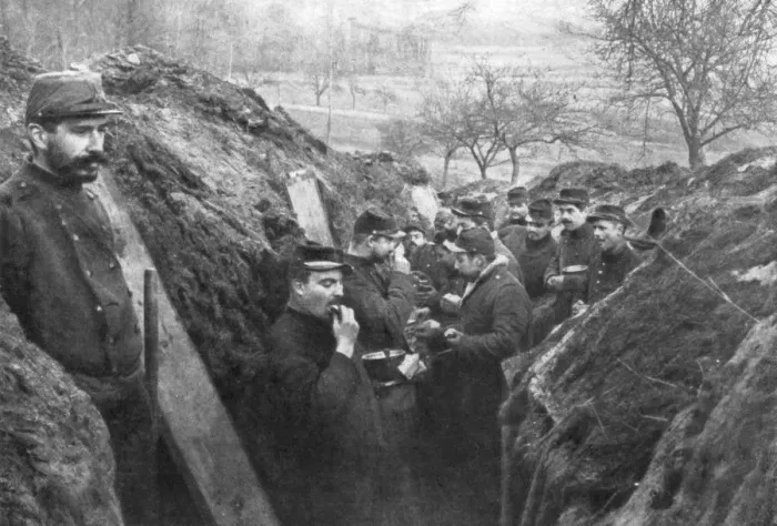 Framed Print : French soldiers in the trenches eating their rations, France, 1915 Framed Print : French soldiers in the trenches eating their rations, France, 1915
