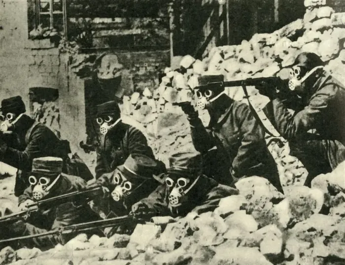 Framed Print : French soldiers wearing gas masks, First World War, c1915, (c1920). Creator: Unknown Framed Print : French soldiers wearing gas masks, First World War, c1915, (c1920). Creator: Unknown