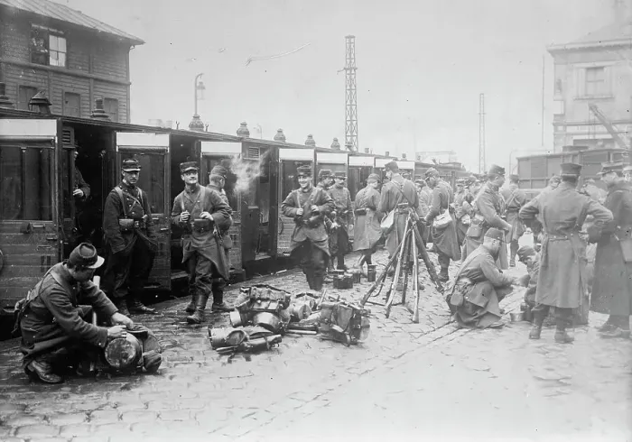 Framed Print : French troops leaving train, between c1914 and c1915. Creator: Bain News Service Framed Print : French troops leaving train, between c1914 and c1915. Creator: Bain News Service