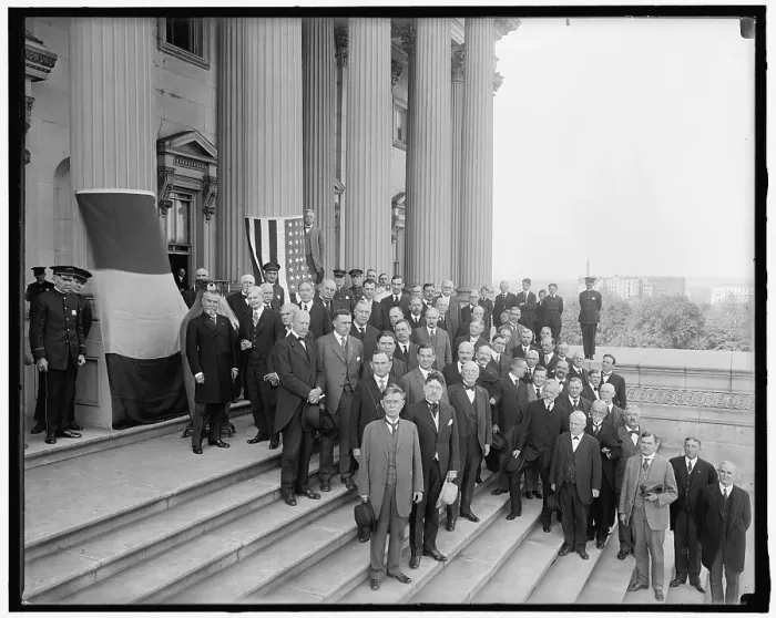 Framed Print : French Vases being presented to U.S. Senate, between 1910 and 1920. Creator: Harris & Ewing. French Vases being presented to U.S. Senate, between 1910 and 1920. Creator: Harris & Ewing