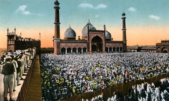 Framed Print : Friday prayers, Jama Masjid, Delhi, India, early 20th century Framed Print : Friday prayers, Jama Masjid, Delhi, India, early 20th century