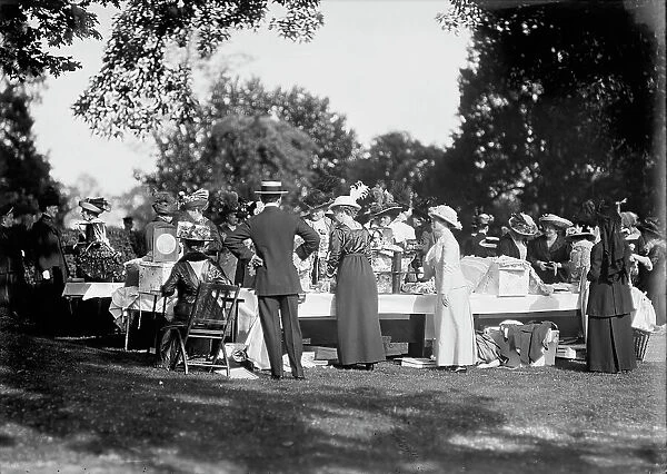 Friendship Charity Fete, 1913. Creator: Harris & Ewing. Friendship Charity Fete, 1913. Creator: Harris & Ewing
