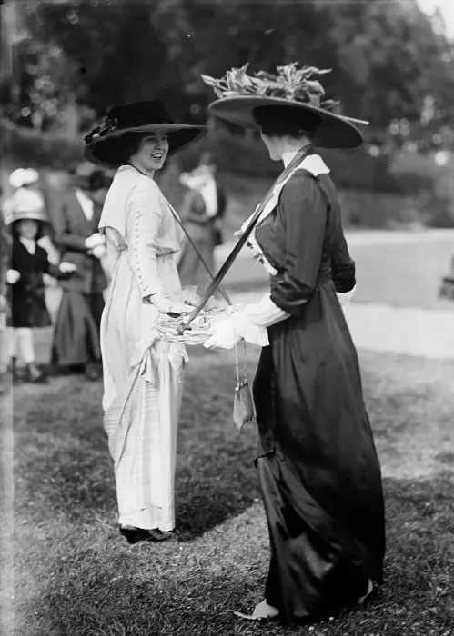 Framed Print : Friendship Charity Fete - Gladys Ingalls; Mrs. C.A. Munn, 1913. Creator: Harris & Ewing. Friendship Charity Fete - Gladys Ingalls; Mrs. C.A. Munn, 1913. Creator: Harris & Ewing Framed Print : Friendship Charity Fete - Gladys Ingalls; Mrs. C.A. Munn, 1913. Creator: Harris & Ewing. Friendship Charity Fete - Gladys Ingalls; Mrs. C.A. Munn, 1913. Creator: Harris & Ewing