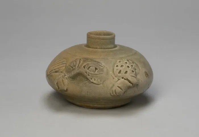 Framed Print : Frog-Shaped Jarlet, Western Jin dynasty (265-316), late 3rd century. Creator: Unknown Framed Print : Frog-Shaped Jarlet, Western Jin dynasty (265-316), late 3rd century. Creator: Unknown