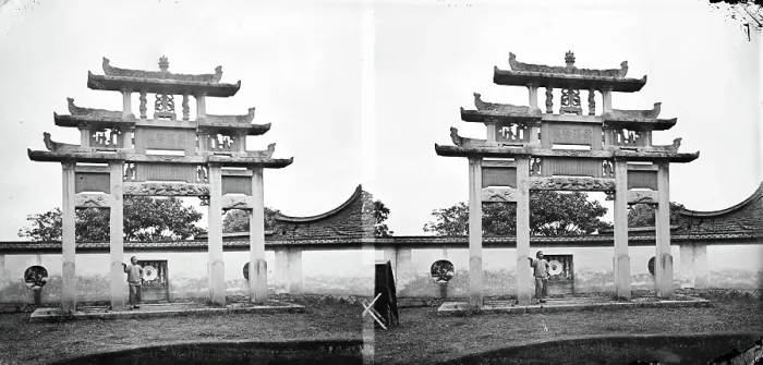 Framed Print : Fujian, province, China: a pailou (memorial arch) dedicated to a virtuous widow, 1870 / 1871. Creator: John Thomson Framed Print : Fujian, province, China: a pailou (memorial arch) dedicated to a virtuous widow, 1870 / 1871. Creator: John Thomson