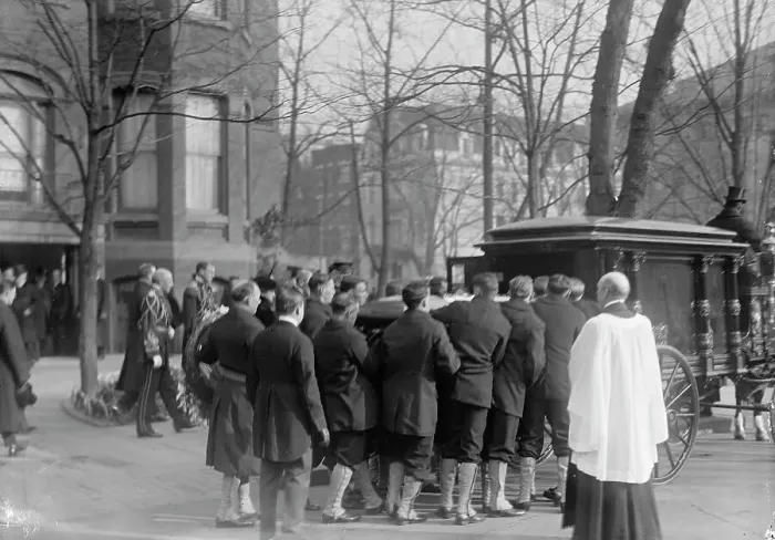 Framed Print : Funeral of Admiral George Dewey, U.S.N. 1917. Creator: Harris & Ewing. Funeral of Admiral George Dewey, U.S.N. 1917. Creator: Harris & Ewing Framed Print : Funeral of Admiral George Dewey, U.S.N. 1917. Creator: Harris & Ewing. Funeral of Admiral George Dewey, U.S.N. 1917. Creator: Harris & Ewing