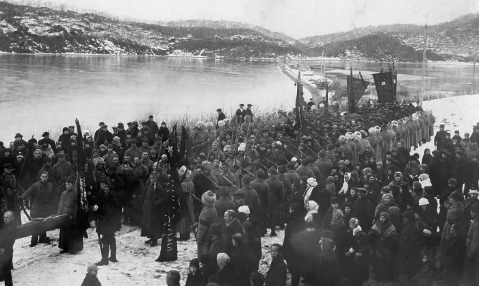 Framed Print : Funeral procession: Farewell to V.M. Kruchiny on his last journey, 1917-1923. Creator: Unknown Framed Print : Funeral procession: Farewell to V.M. Kruchiny on his last journey, 1917-1923. Creator: Unknown