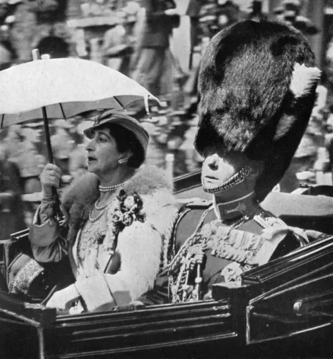 Framed Print : The future King Edward VII (1894-1972) and Queen Maud of Norway (1869-1938), 1935 Framed Print : The future King Edward VII (1894-1972) and Queen Maud of Norway (1869-1938), 1935