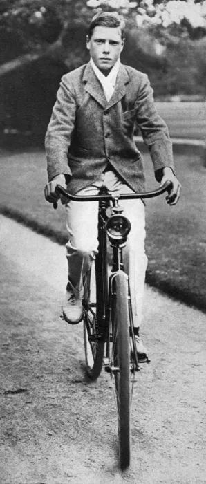 Framed Print : The future King Edward VIII riding his bicycle in 1911 Framed Print : The future King Edward VIII riding his bicycle in 1911