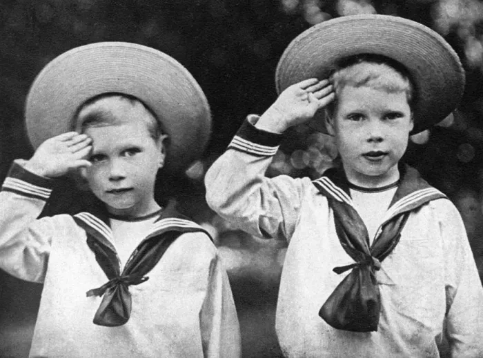 Framed Print : The future King Edward VIII (right) and the Duke of York, c1900 Framed Print : The future King Edward VIII (right) and the Duke of York, c1900