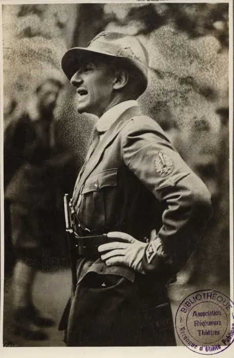 Framed Print : Gabriele D Annunzio, Italian poet, novelist and dramatist, 20th century. Artist: Studio Fotografico Ferrurio Framed Print : Gabriele D Annunzio, Italian poet, novelist and dramatist, 20th century. Artist: Studio Fotografico Ferrurio