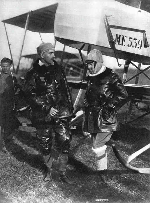 Framed Print : Gabriele D'Annunzio et son pilote, le capitaine Ermanno Beltramo, c1916. Creator: Unknown Framed Print : Gabriele D'Annunzio et son pilote, le capitaine Ermanno Beltramo, c1916. Creator: Unknown