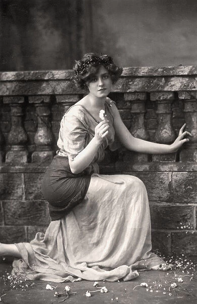 Gabrielle Ray (1883-1973), English actress, 1900s. Artist: W&D Downey
