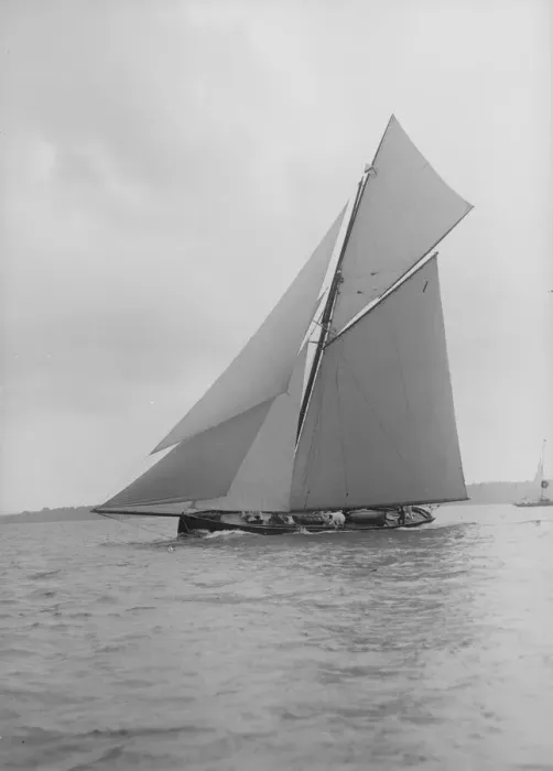 Framed Print : The gaff rigged cutter Bloodhound sailing close-hauled, 1913. Creator: Kirk & Sons of Cowes Framed Print : The gaff rigged cutter Bloodhound sailing close-hauled, 1913. Creator: Kirk & Sons of Cowes