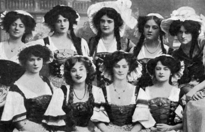 Framed Print : Gaiety Girls, 1908 (1951) Framed Print : Gaiety Girls, 1908 (1951)
