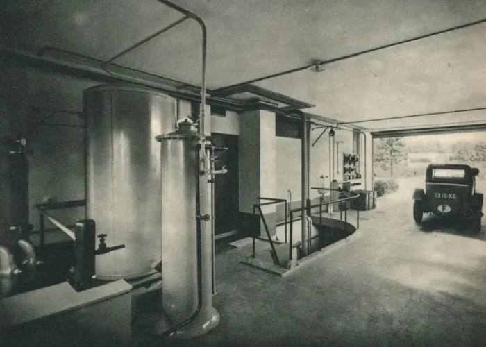 Framed Print : Garage of a Private House at Garches, near Paris. Architects, Le Corbusier and Pierre Jeanneret, 1 Framed Print : Garage of a Private House at Garches, near Paris. Architects, Le Corbusier and Pierre Jeanneret, 1
