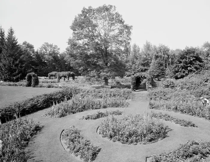 Framed Print : The Gardens, country home of W.E.S. Griswold, Lenox, Mass. c.between 1910 and 1920. Creator: Unknown Framed Print : The Gardens, country home of W.E.S. Griswold, Lenox, Mass. c.between 1910 and 1920. Creator: Unknown